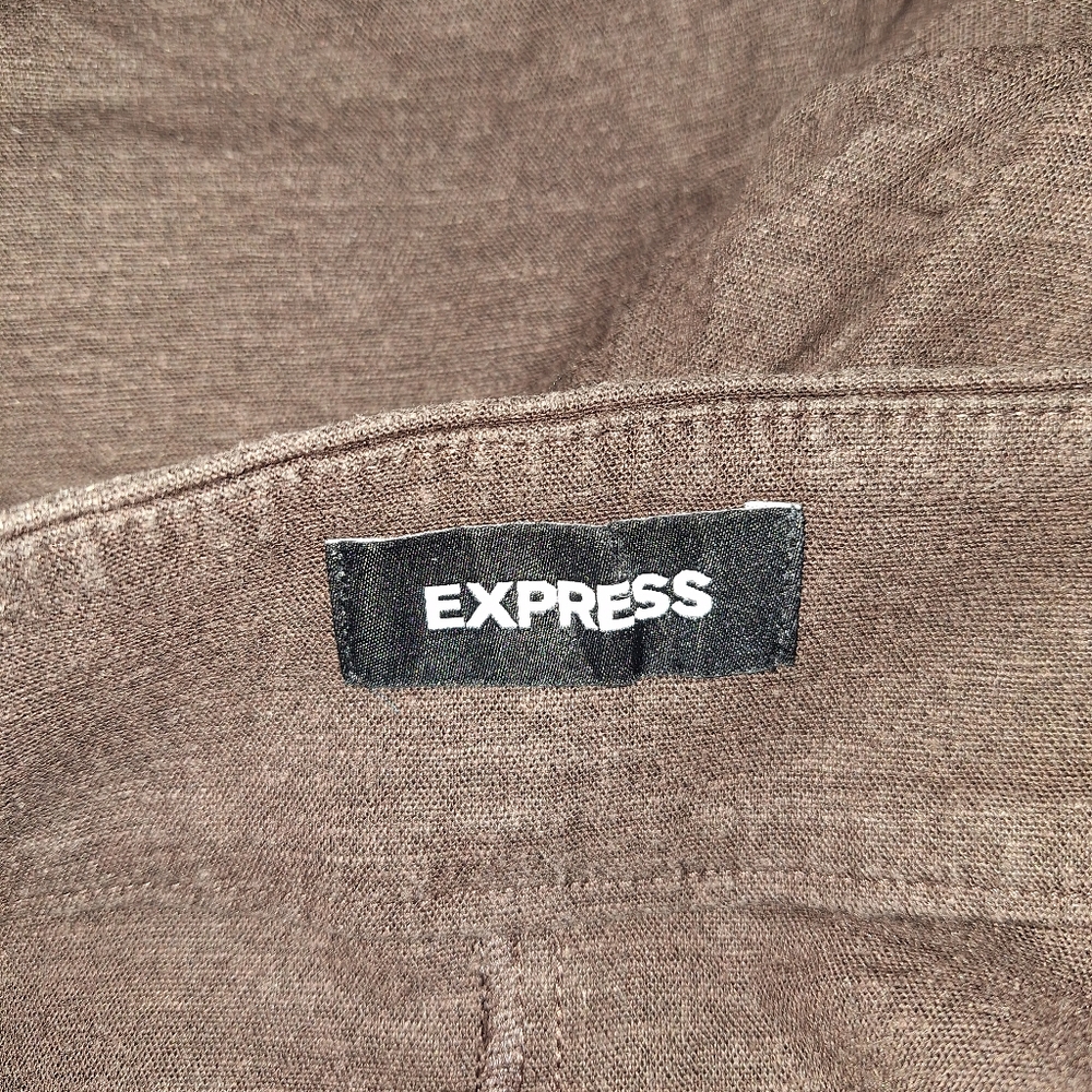 Express Shorts - Picture 7 of 9